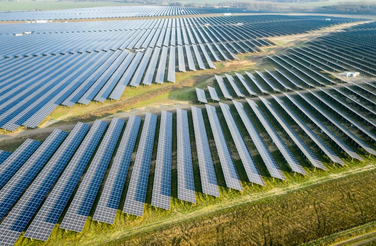 Het kengetal voor zonne-energie per vierkante kilometer